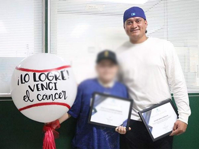Expitcher de los Dodgers sorprende a niño que superó el cáncer